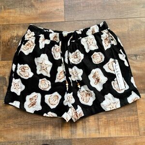 Nicole Miller Women Size Large 100% Linen Black Sea Shell 3.5” Vacation Shorts